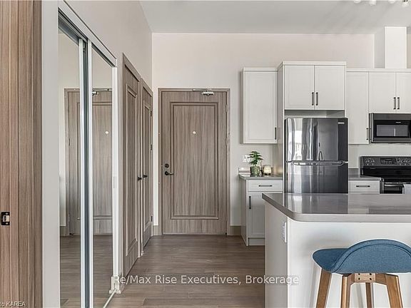 3rd image of 820 Gardiners Rd #110