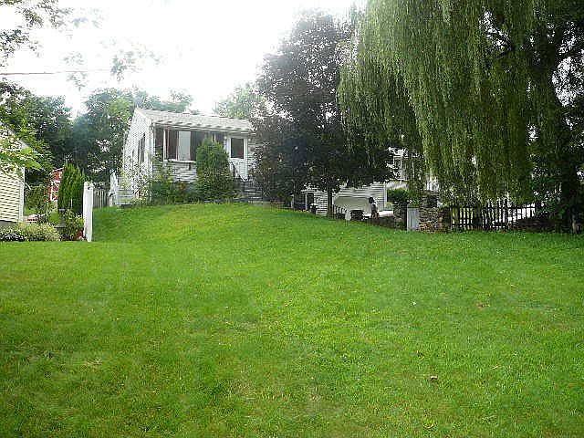2nd image of 40 Kenberma Rd