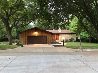 2000 Blue Hills Rd, Manhattan, KS 66502