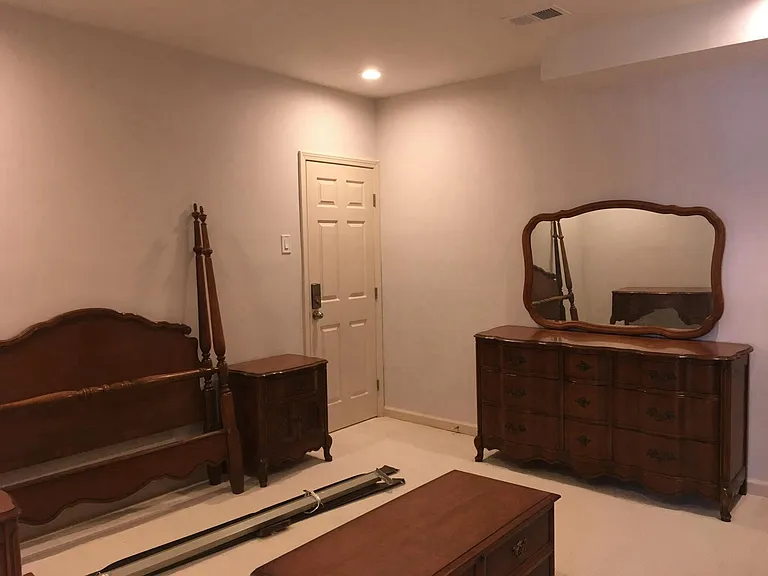 In-law suite bedroom 2