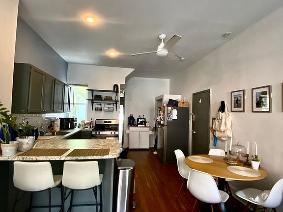 2nd image of 1122 E Palmer St Floor 1