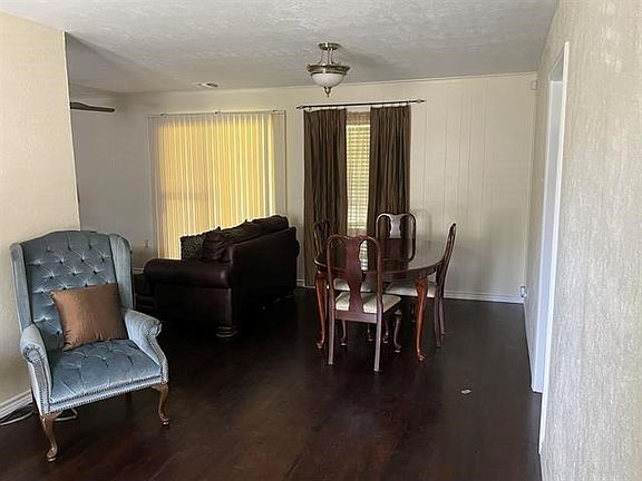 3rd image of 1910 Woodrow Dr Drive