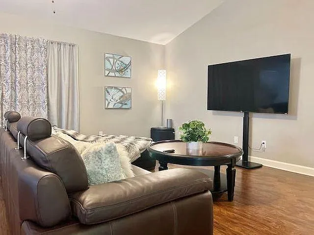 289 Honeysuckle Way — Photo 6
