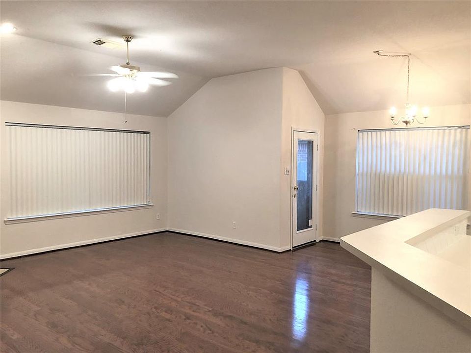 1st image of 11238 Riverridge Park Ln