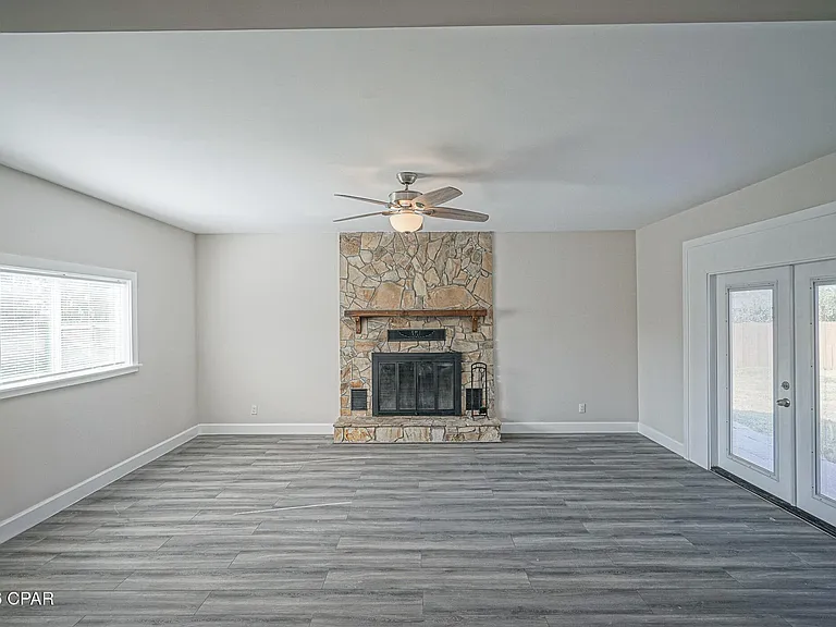 410 S Star Ave — Photo 17