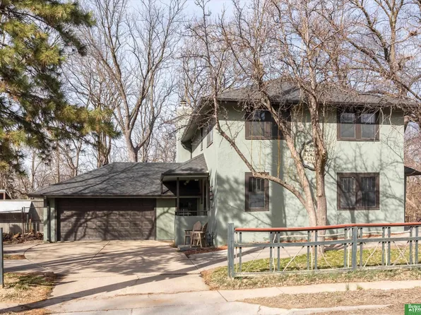 5804 Leavenworth St, Omaha, NE 68106