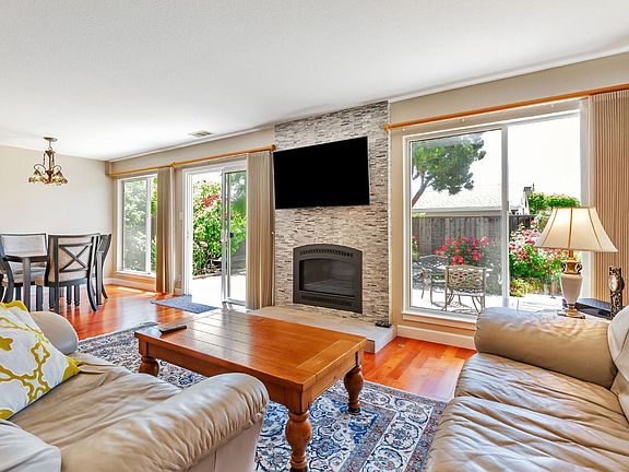 3rd image of 99 San Benito Way