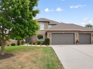 1610 Shadow Rdg, Columbia, IL 62236