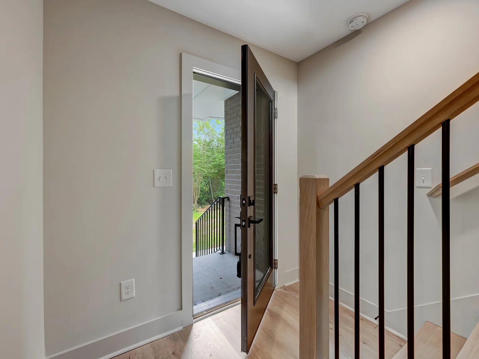 4 bed, 2180 sqft, $2,999 — Photo 2