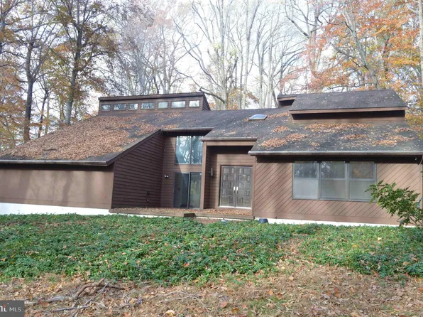 30 Meteor Ct, Newark, DE 19711