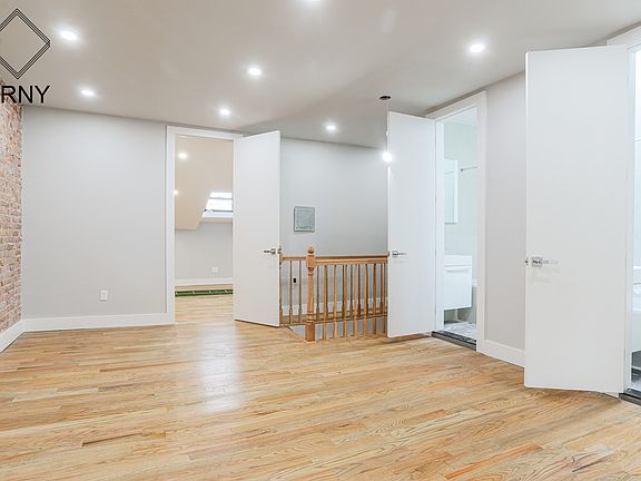 3rd image of 92 Pulaski St #8