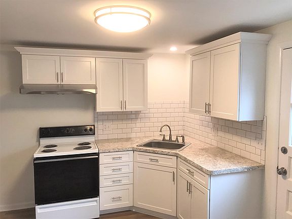 2nd image of 6040 Lake Ave