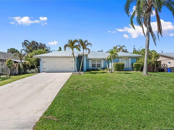 3rd image of 984 NW 16th Pl