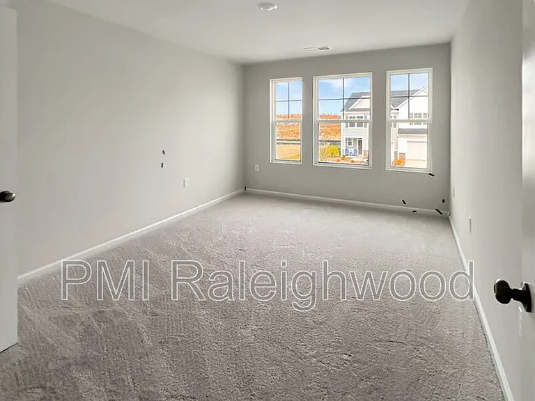 5028 Arkose Dr — Photo 12