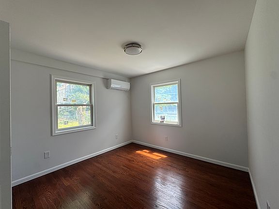 Right Bedroom