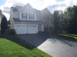 220 Roosevelt Dr, Fishkill, NY