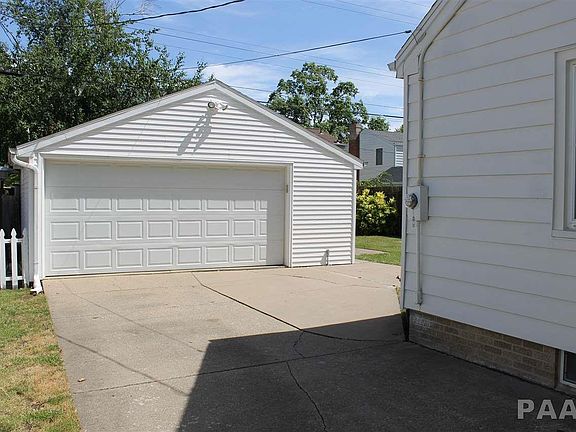 4th image of 1019 E Fairoaks Ave