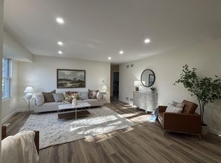 828 N Harmony Dr, Janesville, WI 53545