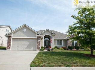 1206 NW Cedar Ln, Grain Valley, MO 64029