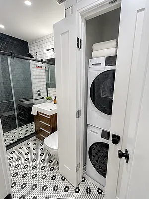 Bathroom, photo 1