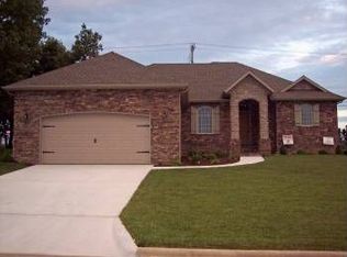 1 Remington Dr, Monett, MO 65708