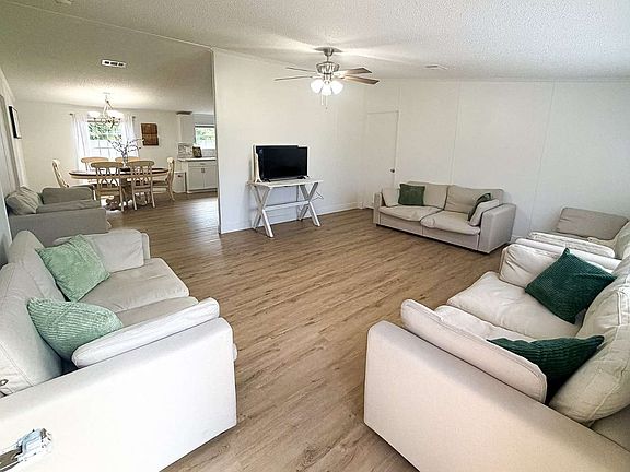 5th image of 338 NE Kel Ln