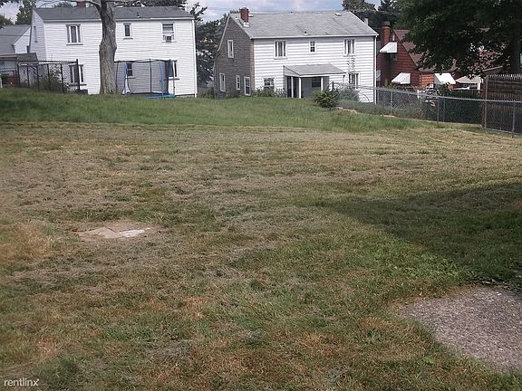 1219 Sweargen Back yard