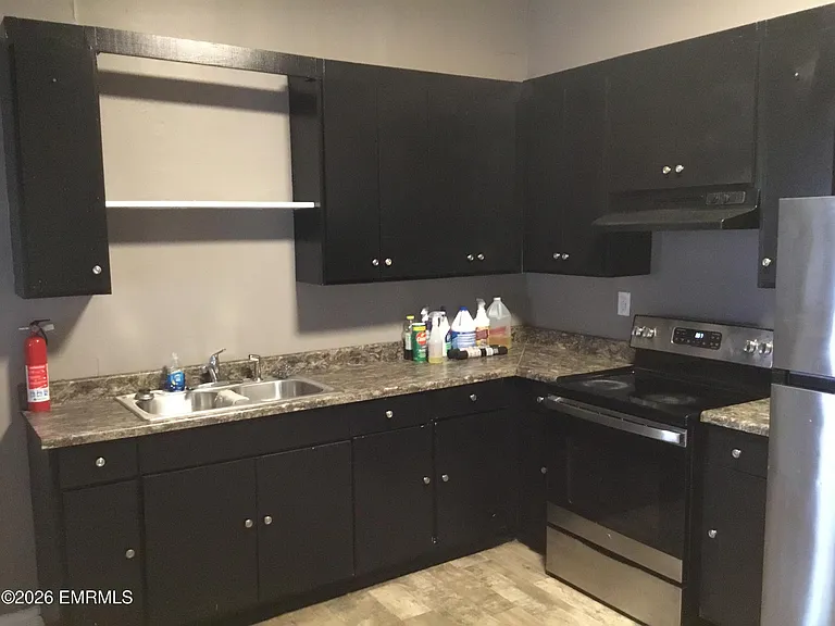 901 Fulton Ave — Photo 11
