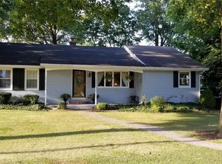 473 E Kirkland Dr, Nashville, IL 62263