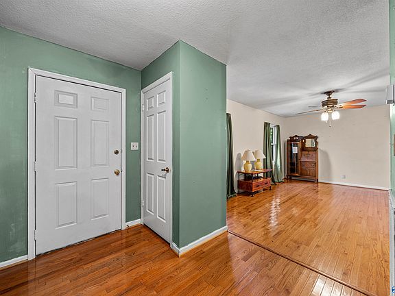 3rd image of 5559 E River Rd