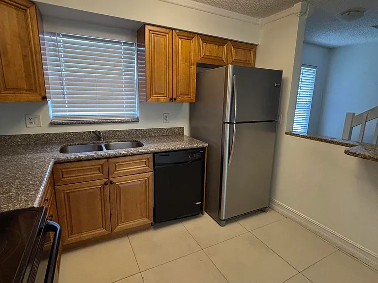 3604 Inlet Cir — Photo 4