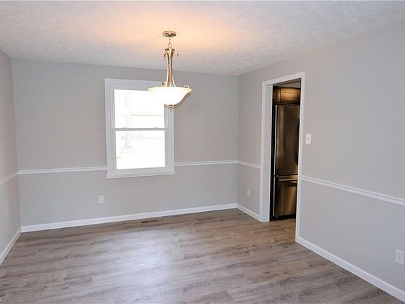 5th image of 1538 Woodhill Dr NE