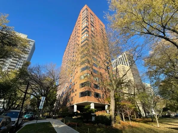 3100 N Lake Shore Dr APT 1103, Chicago, IL 60657