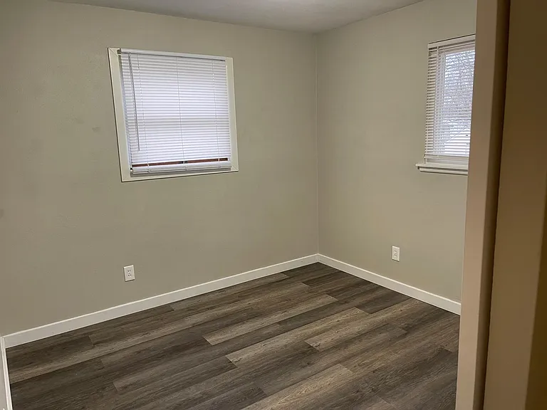 549 Holiday Ave — Photo 11