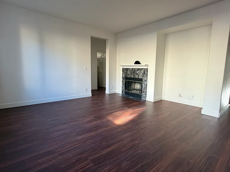 8922 Del Rio Cir — Photo 14