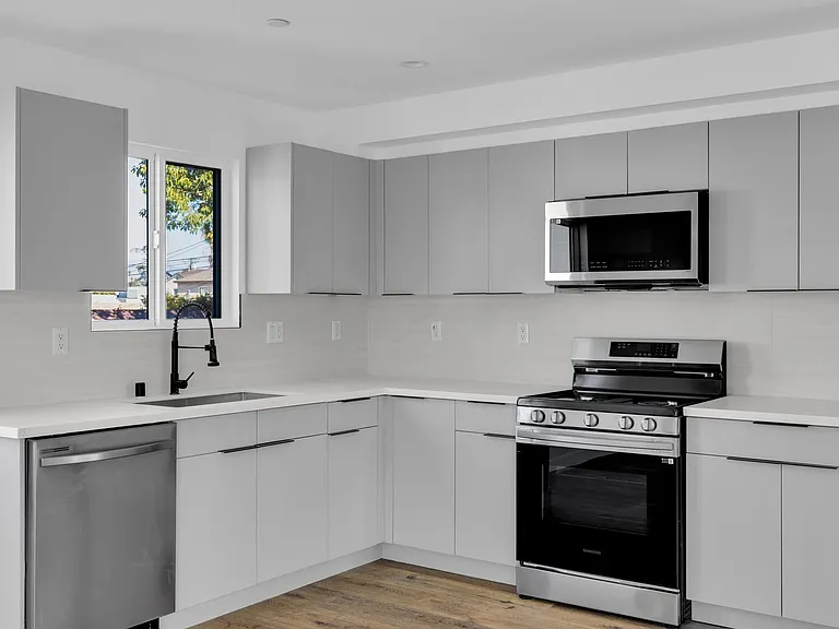 Best Priced Luxury 4 & 5 Bed Townhomes in Mid-City! — Photo 12