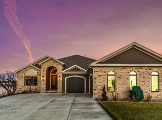 109 157th St, Basehor, KS 66007