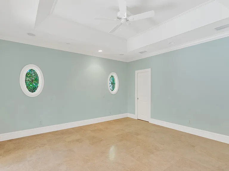 1575 Shorelands Dr E — Photo 15