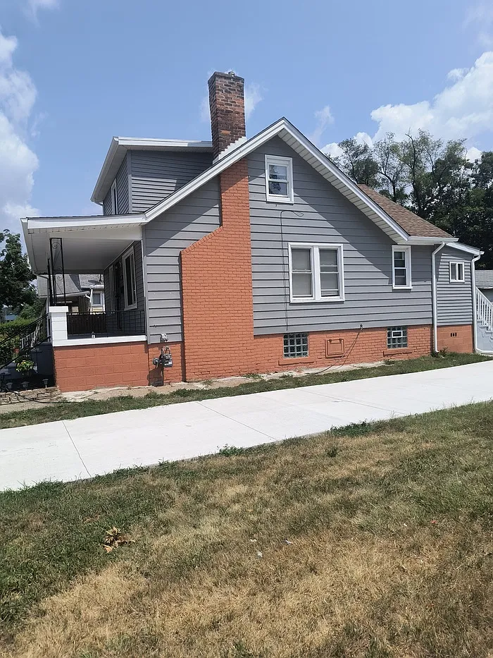 4 bed, 2.0 bath, 1500 sqft, $2,400 — Photo 4