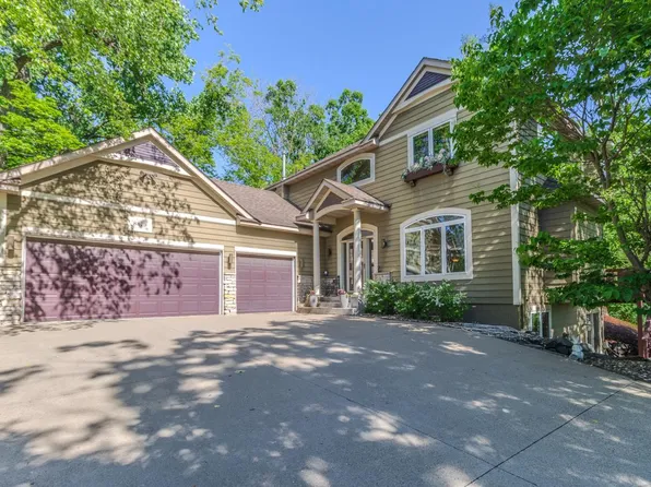 8479 College Trl, Inver Grove Heights, MN 55076