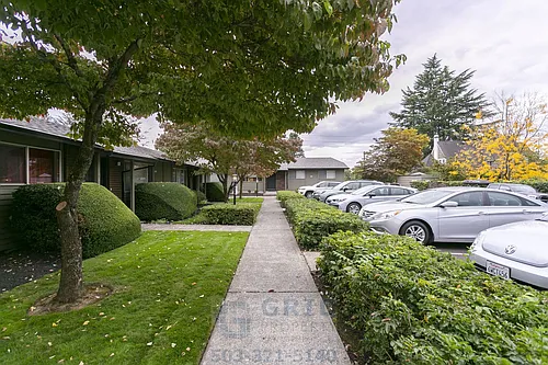 5105 SE Stark St #A Photo 1 5105 SE Stark St #A Photo 1