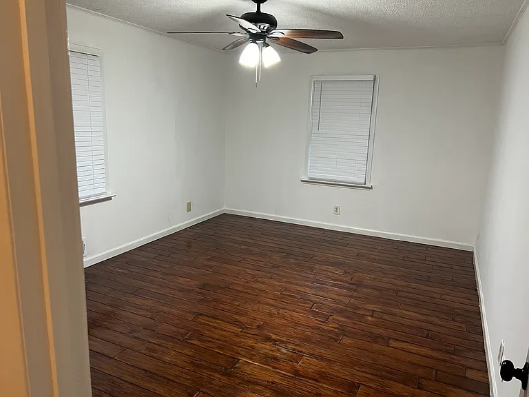 1342 Wisteria Dr SW — Photo 3