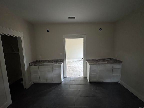 5th image of 100 Michael Dr