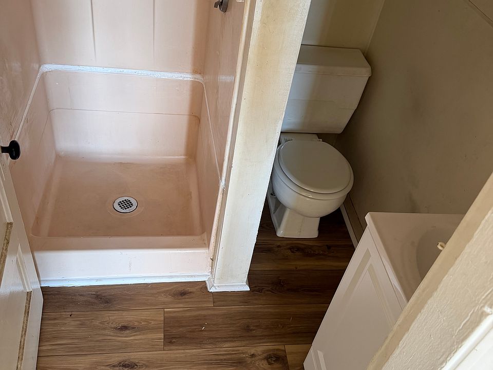 1st image of 3 Bourne St #3