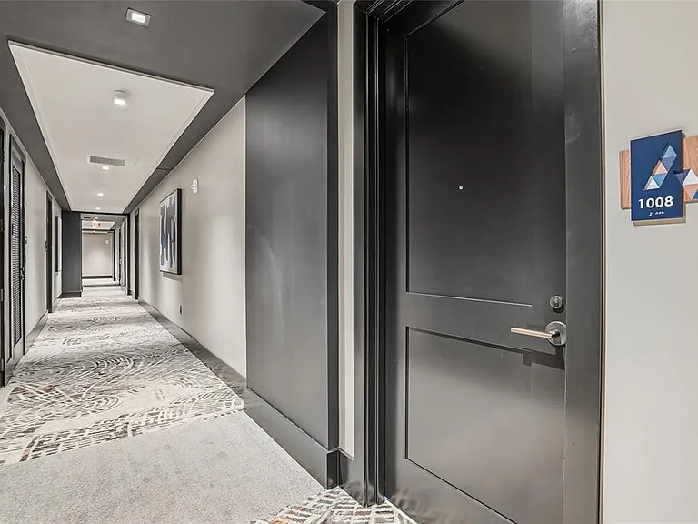 275 1st Ave S #1008 — Photo 3
