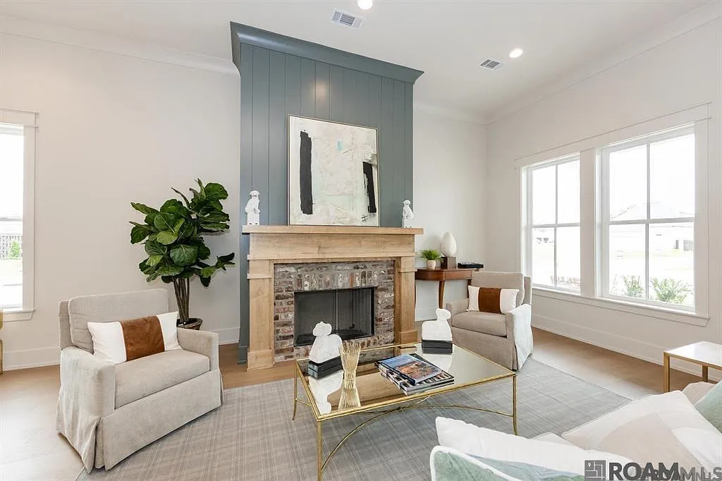 3 bed, 2529 sqft, $4,200 — Photo 4