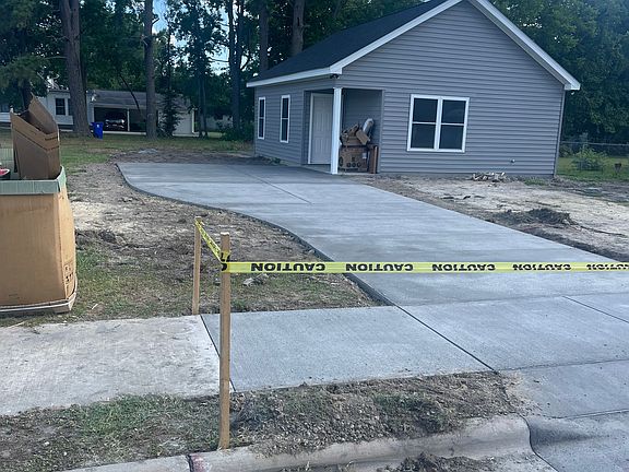 4th image of 274 Boyd St