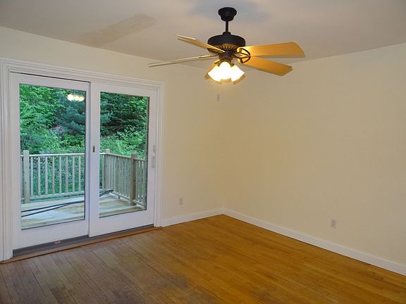 4th image of 200 Bedford Banksville Rd