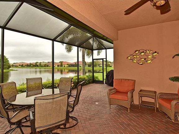 3rd image of 15825 Aurora Lake Cir