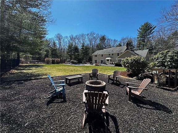 3rd image of 150 Woodbridge Dr